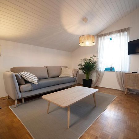 Modra Luna- Apartment With Terrace Izola Eksteriør bilde